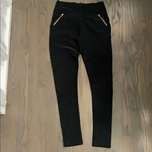 Dressed up black leggings with slight shine